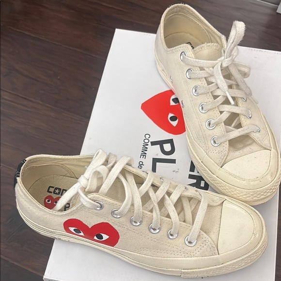 Comme des Garçons PLAY x Converse Chuck Taylor Low - Cream with Red Heart - Picture 3 of 4